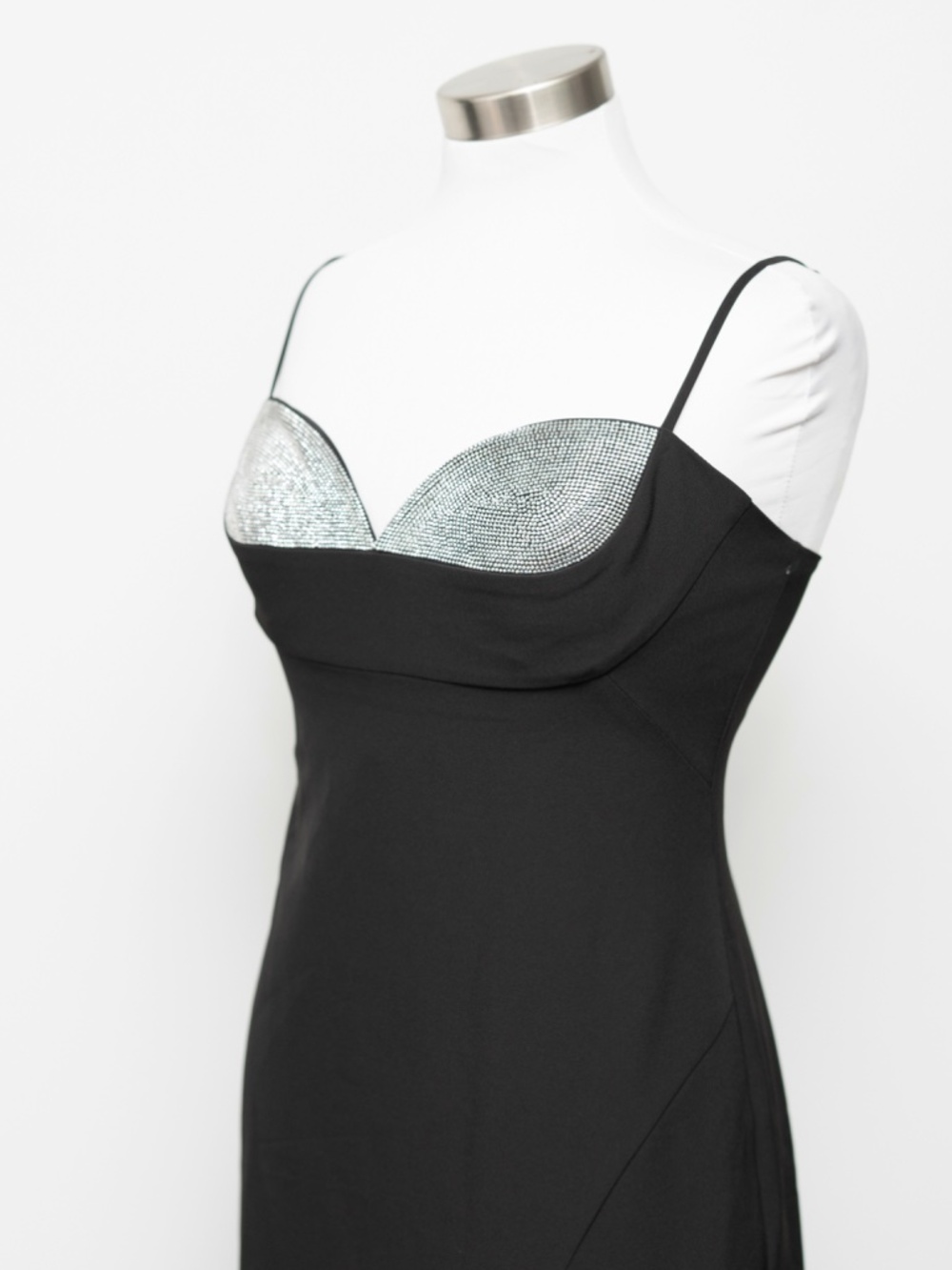 Adrianna Papell- Crystal Sweetheart Crepe Column Gown - Picture 11 of 12